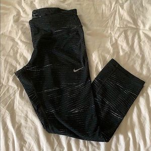 Nike Dri-Fit 3/4 Length Patterned Leggings
